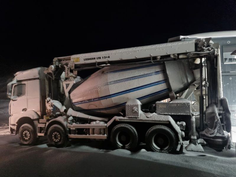 Mercedes-Benz 3251 / 9 m3 mixer + Liebher 12+4 - Бетоновоз: снимка 2 Mercedes-Benz 3251 / 9 m3 mixer + Liebher 12+4 - Бетоновоз: снимка 2
