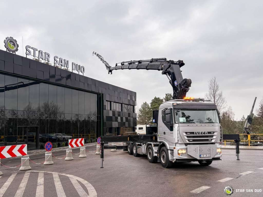 Iveco STRALIS AS320S50Y 8x2 HMF 8520-0K6 FLY JIB Winc - Камион с кран: снимка 1 Iveco STRALIS AS320S50Y 8x2 HMF 8520-0K6 FLY JIB Winc - Камион с кран: снимка 1