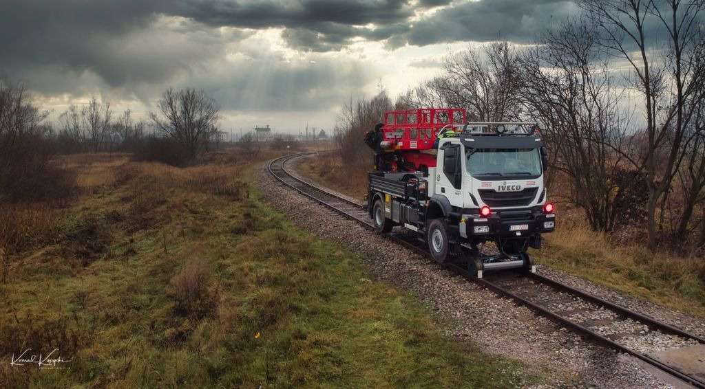 Iveco TRAKER 4x4 RAIL ROAD PALFINGER SCHIENEN TWO WAY - Автовишка: снимка 4 Iveco TRAKER 4x4 RAIL ROAD PALFINGER SCHIENEN TWO WAY - Автовишка: снимка 4