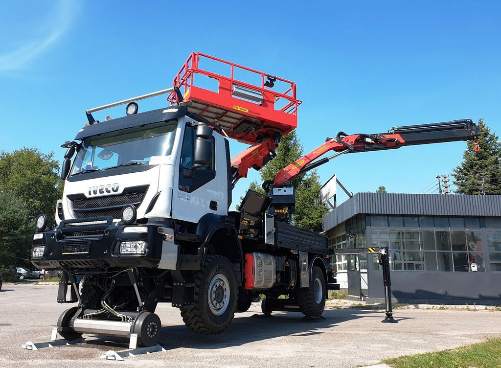 Iveco TRAKER 4x4 RAIL ROAD PALFINGER SCHIENEN TWO WAY - Автовишка: снимка 1 Iveco TRAKER 4x4 RAIL ROAD PALFINGER SCHIENEN TWO WAY - Автовишка: снимка 1