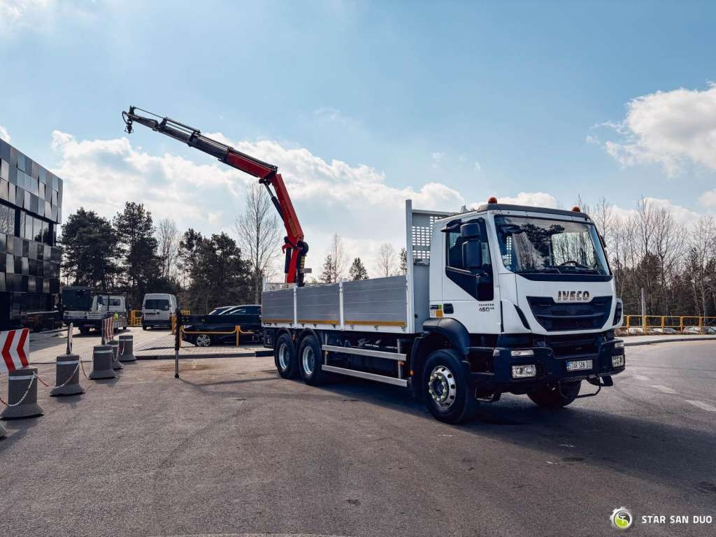 Iveco TRAKKER 450 6x4 PALFINGER PK 18502 SH Rotator - Камион с кран: снимка 2 Iveco TRAKKER 450 6x4 PALFINGER PK 18502 SH Rotator - Камион с кран: снимка 2