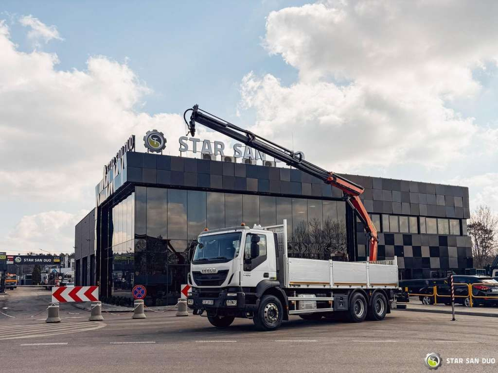 Iveco TRAKKER 450 6x4 PALFINGER PK 18502 SH Rotator - Камион с кран: снимка 1 Iveco TRAKKER 450 6x4 PALFINGER PK 18502 SH Rotator - Камион с кран: снимка 1