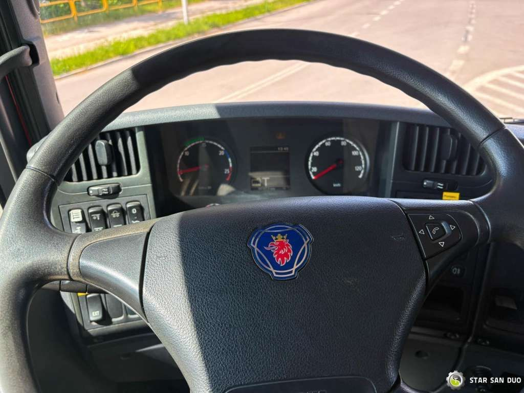 Scania D 320 FIRE BRIGADE Tank 12,000 Litres - Камион: снимка 5 Scania D 320 FIRE BRIGADE Tank 12,000 Litres - Камион: снимка 5