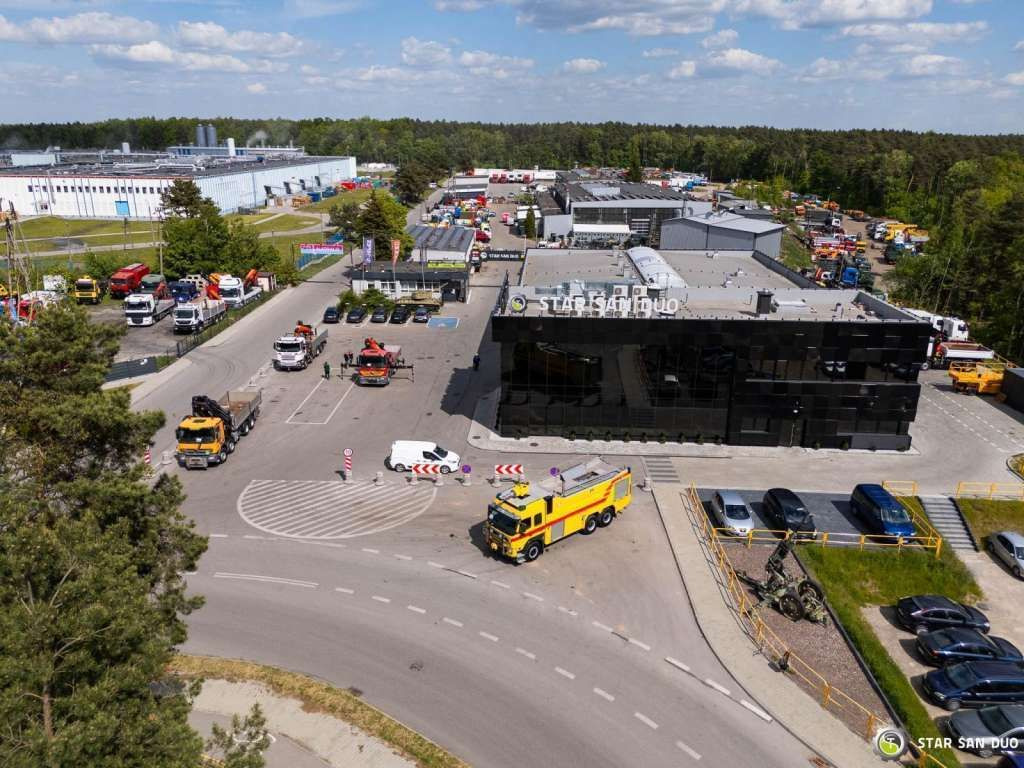 Volvo FM 460 6x6 Rosenbauer Fire Truck LSP Water Tank - Камион: снимка 2 Volvo FM 460 6x6 Rosenbauer Fire Truck LSP Water Tank - Камион: снимка 2