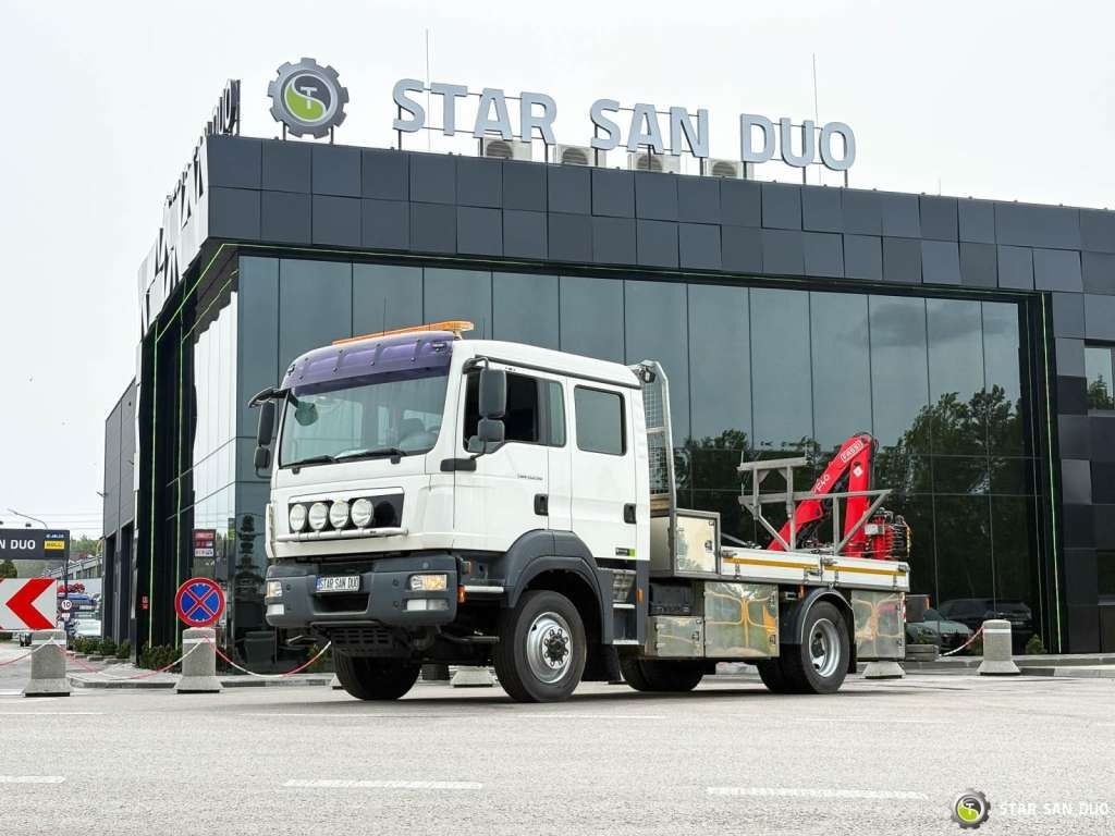 MAN TGM 13.290 4x4 FASSI F40B22 Crane Camper DOKA - Камион с кран: снимка 2 MAN TGM 13.290 4x4 FASSI F40B22 Crane Camper DOKA - Камион с кран: снимка 2