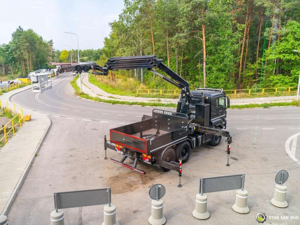MAN  TGS 26.420 6x6 HMF 3000 K6 Fly Jib Crane Basket - Камион с кран: снимка 5 MAN  TGS 26.420 6x6 HMF 3000 K6 Fly Jib Crane Basket - Камион с кран: снимка 5