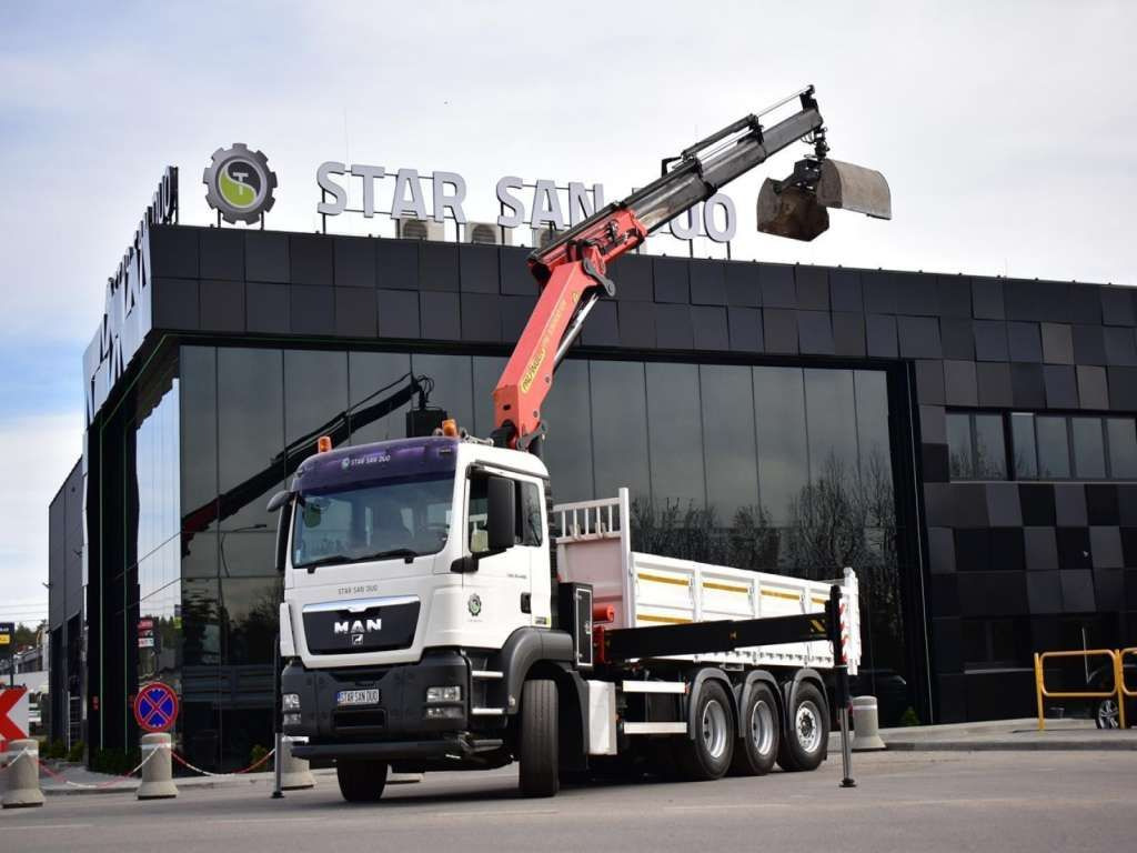 MAN TGS 35.400 8X4 PALFINGER PK 33002 CRANE KIPPER - Самосвал камион: снимка 5 MAN TGS 35.400 8X4 PALFINGER PK 33002 CRANE KIPPER - Самосвал камион: снимка 5