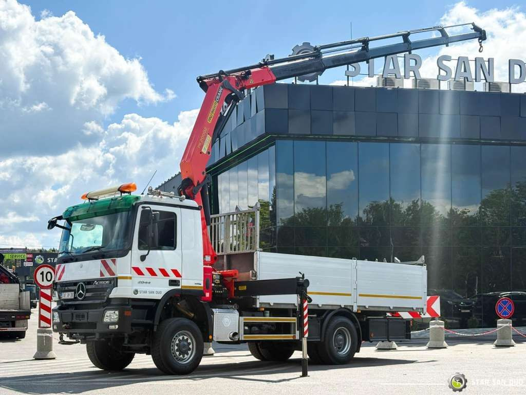 Mercedes-Benz ACTROS 2044A 4x4 Palfinger PK 20002 hds Crane - Камион с кран: снимка 3 Mercedes-Benz ACTROS 2044A 4x4 Palfinger PK 20002 hds Crane - Камион с кран: снимка 3