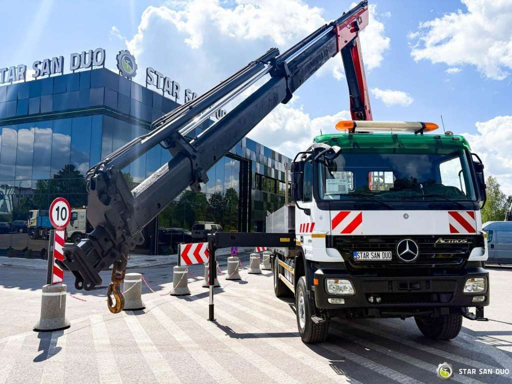 Mercedes-Benz ACTROS 2044A 4x4 Palfinger PK 20002 hds Crane - Камион с кран: снимка 4 Mercedes-Benz ACTROS 2044A 4x4 Palfinger PK 20002 hds Crane - Камион с кран: снимка 4