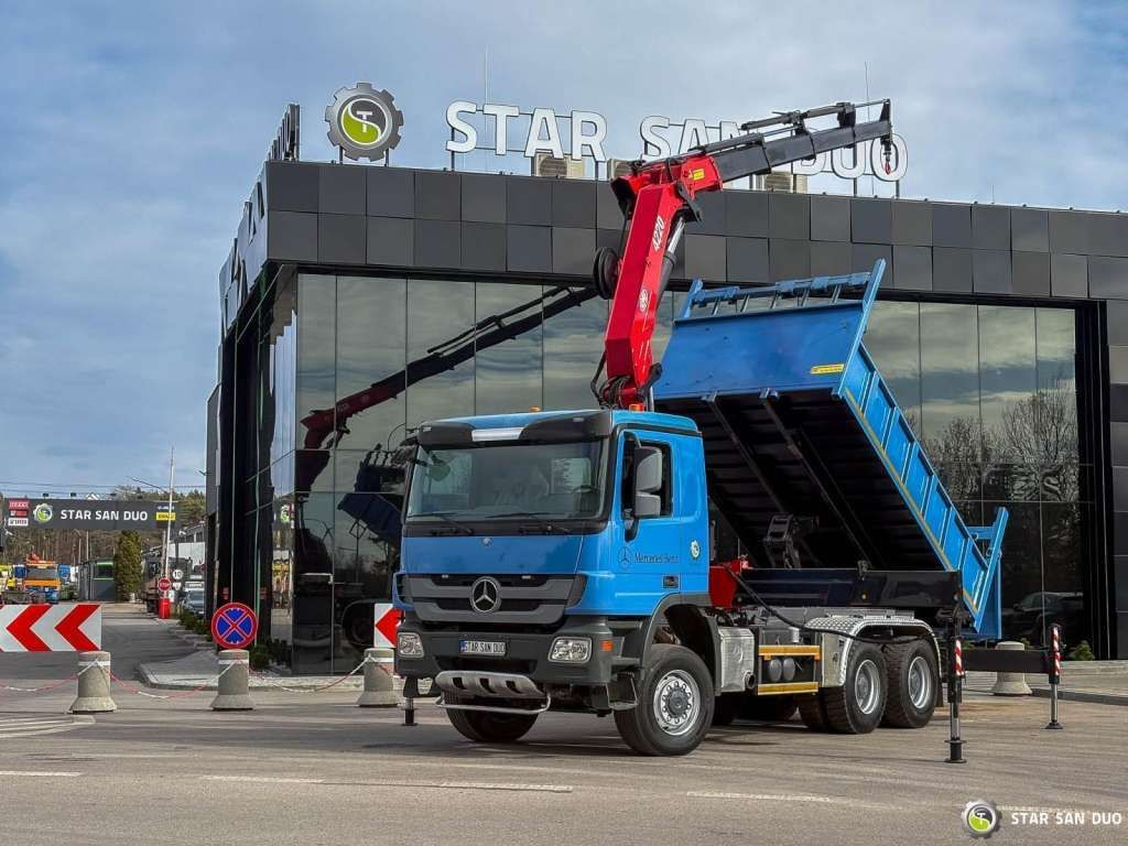 Mercedes-Benz ACTROS 3341 6x6 HMF 4220 K4 CRANE KIPPER - Самосвал камион: снимка 1 Mercedes-Benz ACTROS 3341 6x6 HMF 4220 K4 CRANE KIPPER - Самосвал камион: снимка 1