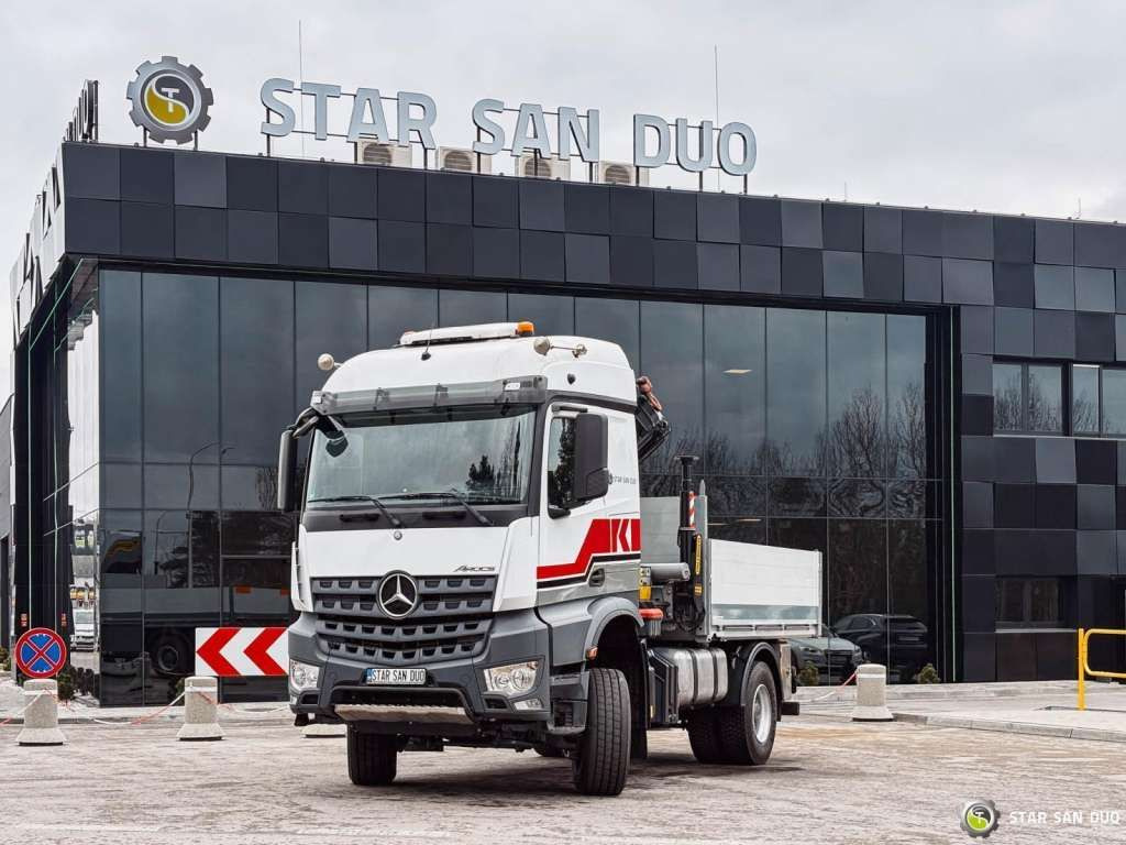 Mercedes-Benz AROCS 1851 4x4 PALFINGER PK 20002 Crane Kran - Камион с кран: снимка 2 Mercedes-Benz AROCS 1851 4x4 PALFINGER PK 20002 Crane Kran - Камион с кран: снимка 2