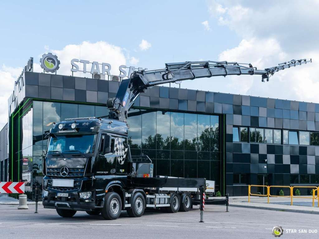 Mercedes-Benz AROCS 3251 8x4 HMF 8520 Fly Jib Winch - Камион с кран: снимка 3 Mercedes-Benz AROCS 3251 8x4 HMF 8520 Fly Jib Winch - Камион с кран: снимка 3