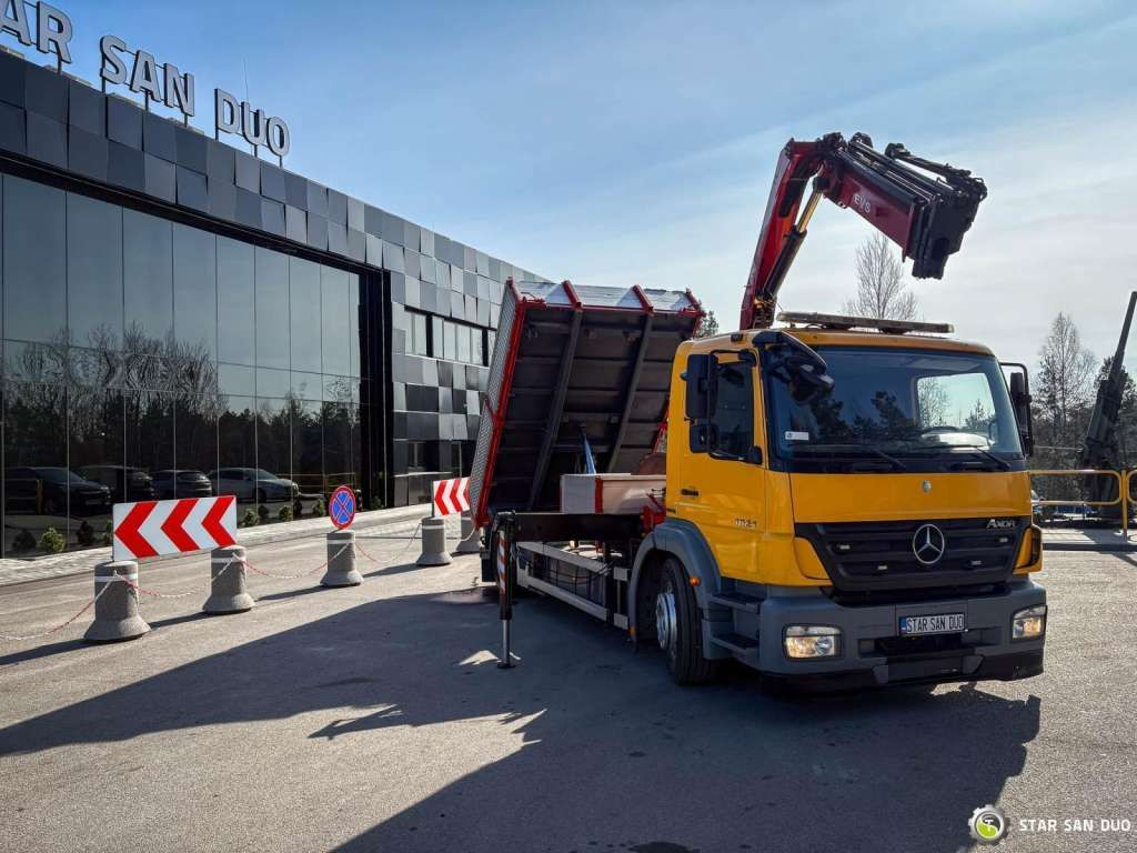 Mercedes-Benz AXOR 1824 4x2 HMF 975 HDS Crane Rotator Kipper - Камион с кран: снимка 2 Mercedes-Benz AXOR 1824 4x2 HMF 975 HDS Crane Rotator Kipper - Камион с кран: снимка 2