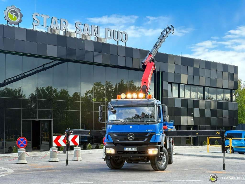 Mercedes-Benz AXOR 1833 4x4 Palfinger PK 22002 EH Crane Winch - Камион с кран: снимка 3 Mercedes-Benz AXOR 1833 4x4 Palfinger PK 22002 EH Crane Winch - Камион с кран: снимка 3