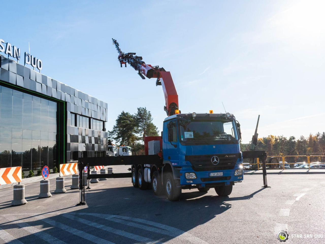 - Камион с кран: снимка 4 - Камион с кран: снимка 4