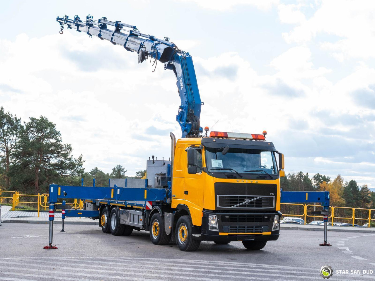 - Камион с кран: снимка 2 - Камион с кран: снимка 2