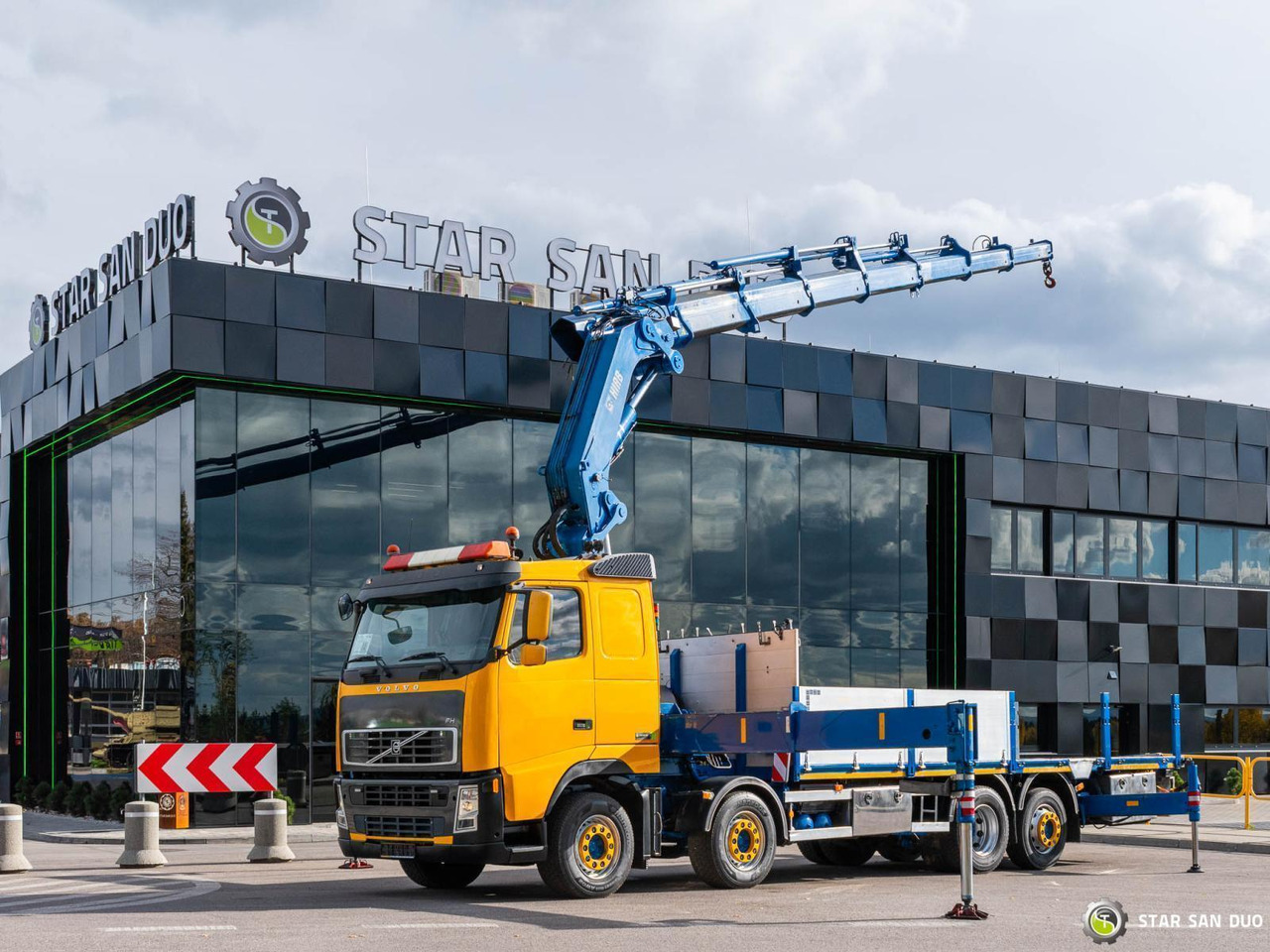 - Камион с кран: снимка 4 - Камион с кран: снимка 4