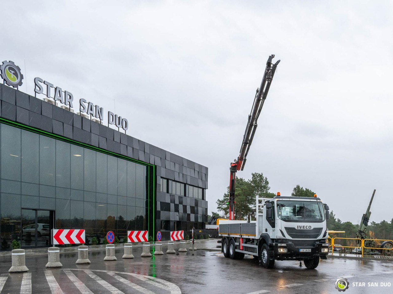 - Камион с кран: снимка 4 - Камион с кран: снимка 4