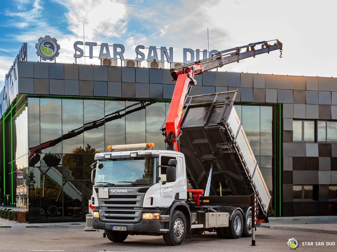 - Самосвал камион: снимка 1 - Самосвал камион: снимка 1