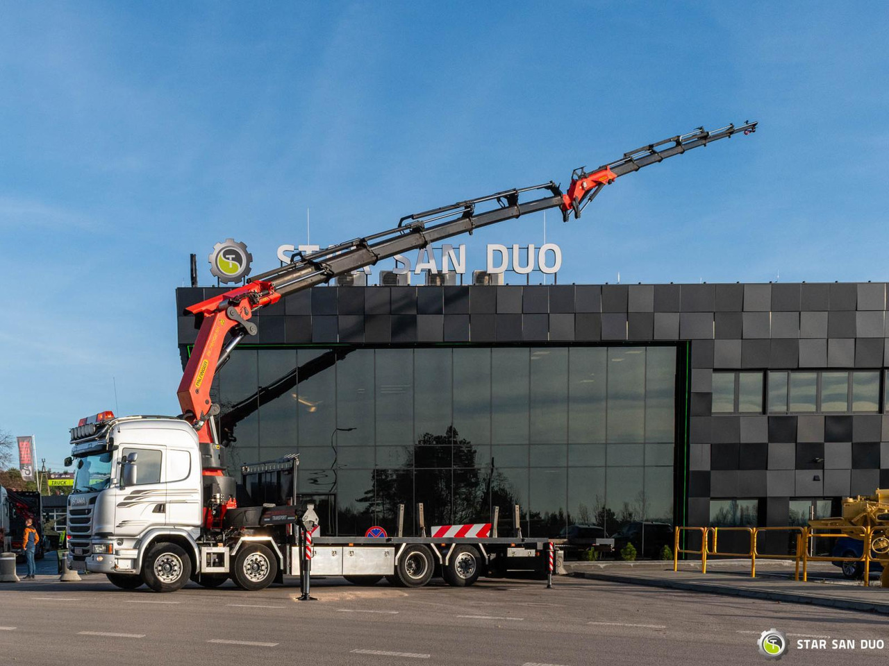 - Камион с кран: снимка 4 - Камион с кран: снимка 4