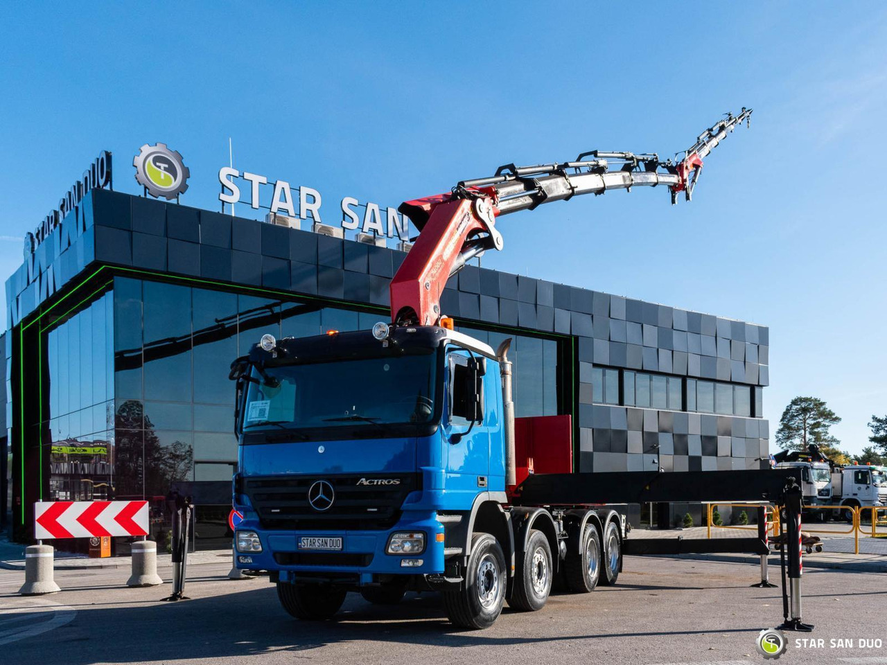 - Камион с кран: снимка 3 - Камион с кран: снимка 3