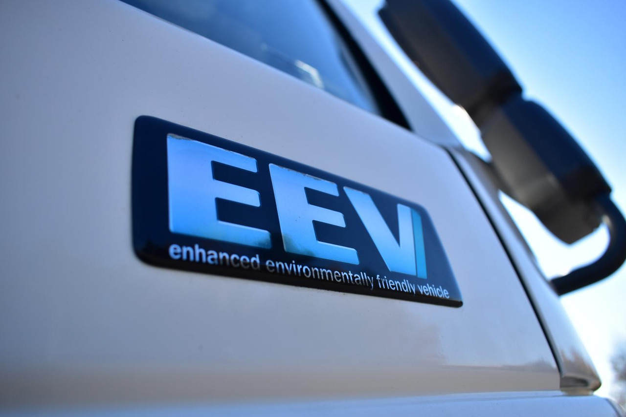 Камион с кран : снимка 25 Камион с кран : снимка 25