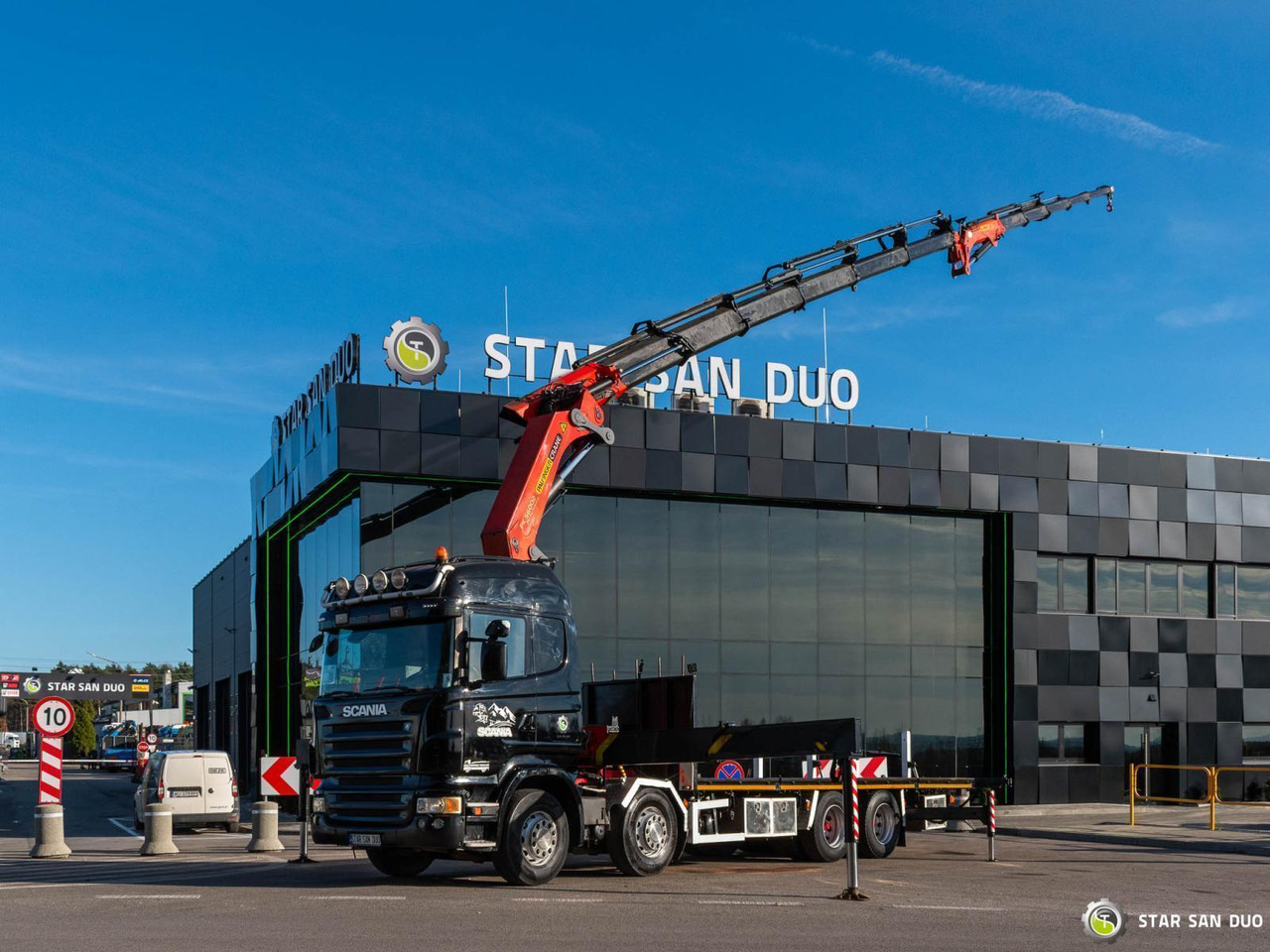 - Камион с кран: снимка 3 - Камион с кран: снимка 3