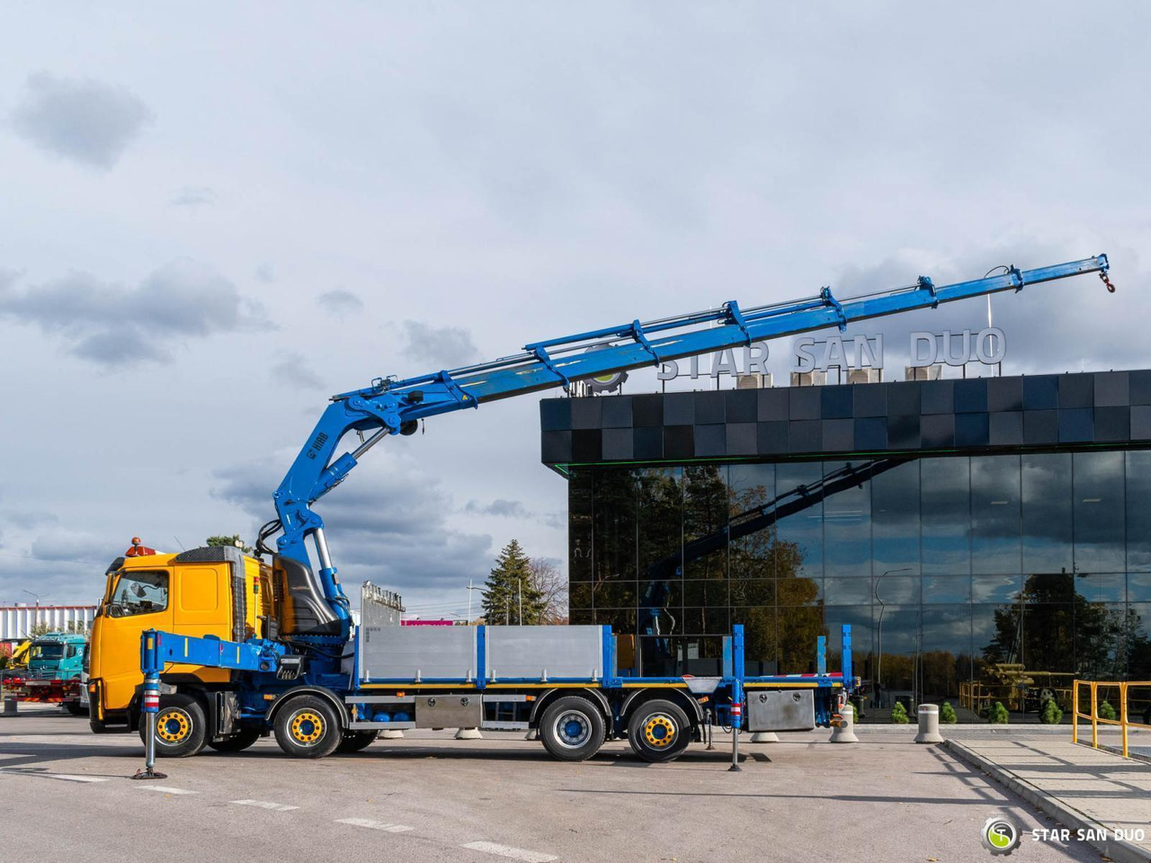 - Камион с кран: снимка 5 - Камион с кран: снимка 5