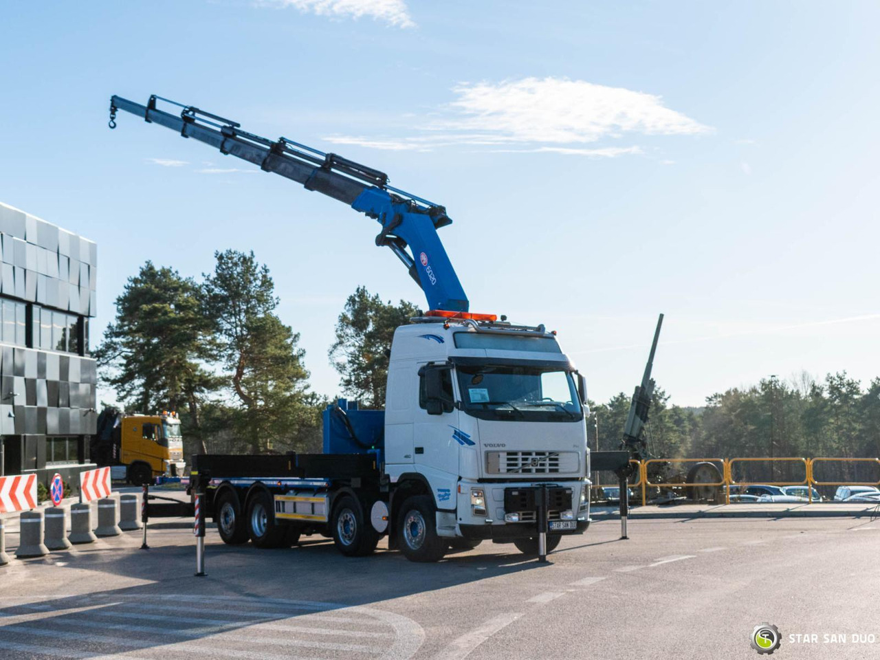 - Камион с кран: снимка 2 - Камион с кран: снимка 2