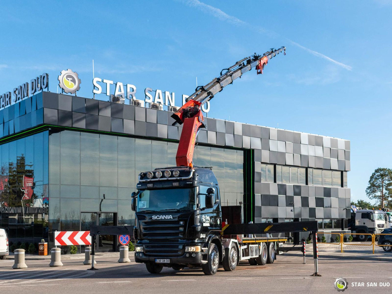 - Камион с кран: снимка 1 - Камион с кран: снимка 1