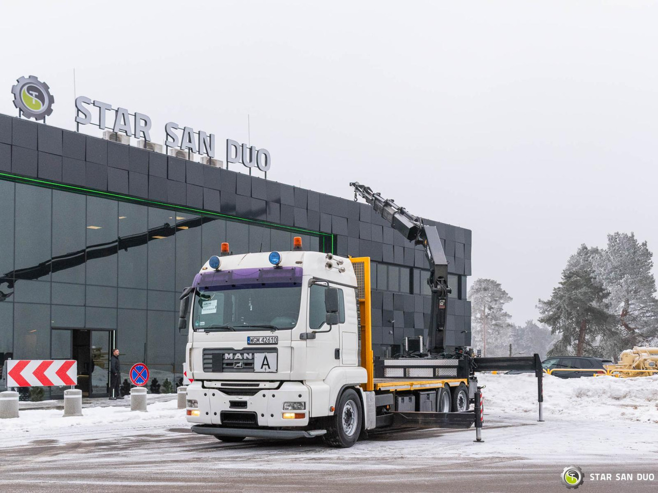 - Камион с кран: снимка 4 - Камион с кран: снимка 4