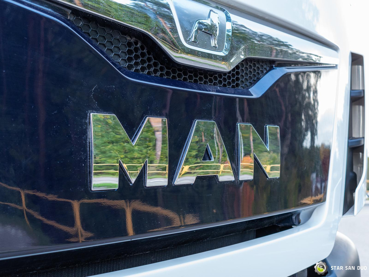 - Камион с кран: снимка 5 - Камион с кран: снимка 5