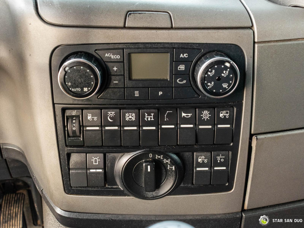 Влекач : снимка 19 Влекач : снимка 19