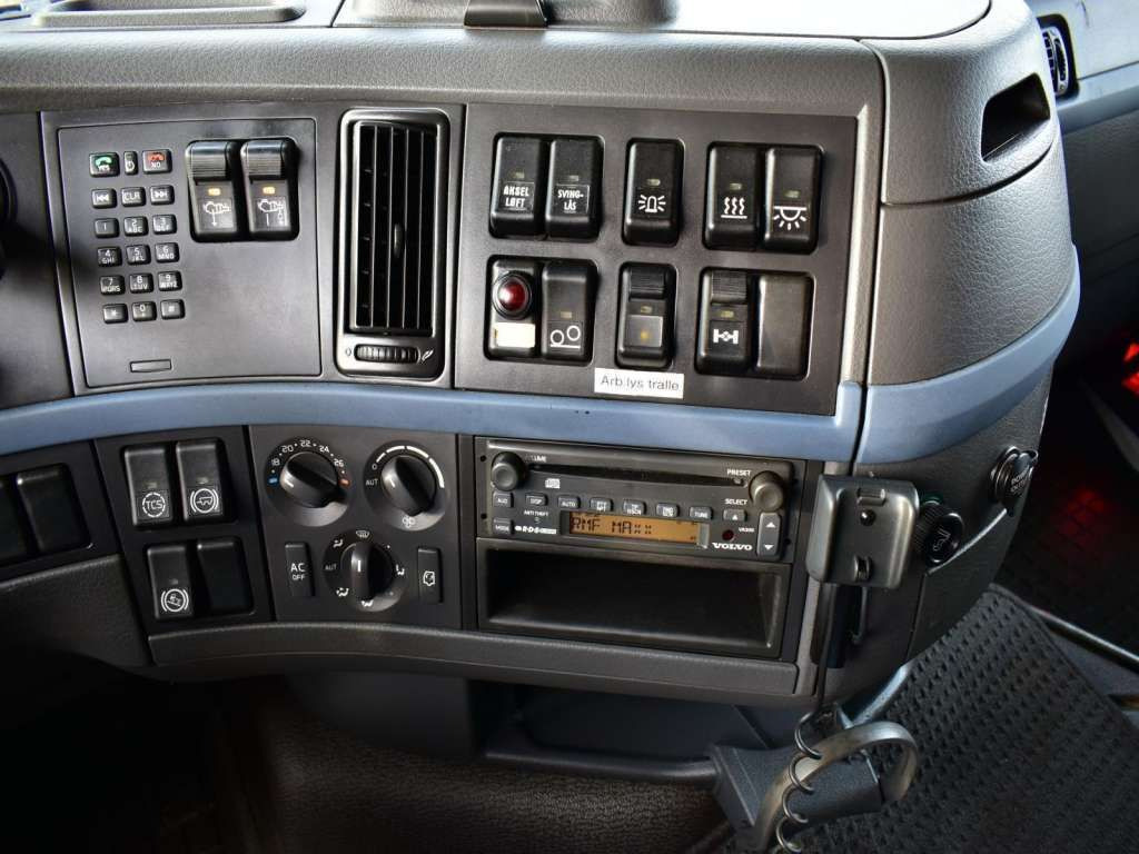 Нови Влекач Volvo  FH 520 8x2 EFFER 850 Fly Jib Winch 5th: снимка 25