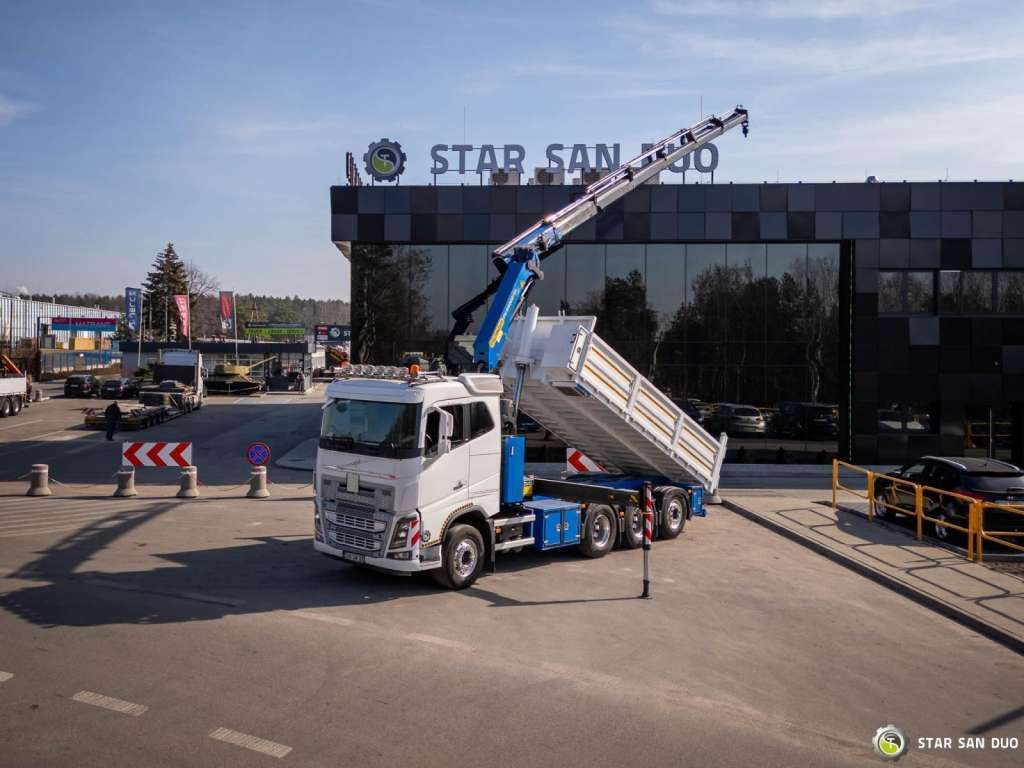 Volvo FH 16.550 8x4 Palfinger PK 34002-SH Crane Kippe - Самосвал камион: снимка 3 Volvo FH 16.550 8x4 Palfinger PK 34002-SH Crane Kippe - Самосвал камион: снимка 3