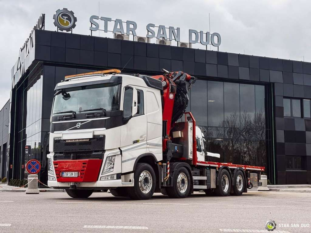 Volvo FH 550 8x2 HMF 8520 FLY JIB Winch Crane Euro 6 - Камион с кран: снимка 4 Volvo FH 550 8x2 HMF 8520 FLY JIB Winch Crane Euro 6 - Камион с кран: снимка 4