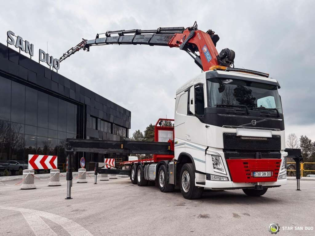Volvo FH 550 8x2 HMF 8520 FLY JIB Winch Crane Euro 6 - Камион с кран: снимка 3 Volvo FH 550 8x2 HMF 8520 FLY JIB Winch Crane Euro 6 - Камион с кран: снимка 3