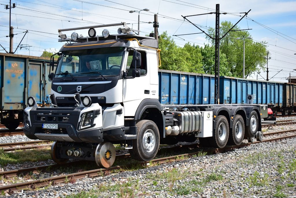 Контейнеровоз/ Сменна каросерия камион, Камион с кран Volvo NEW FMX 8x4 RAIL ROAD SCHIENEN TWO WAY: снимка 12 Контейнеровоз/ Сменна каросерия камион, Камион с кран Volvo NEW FMX 8x4 RAIL ROAD SCHIENEN TWO WAY: снимка 12
