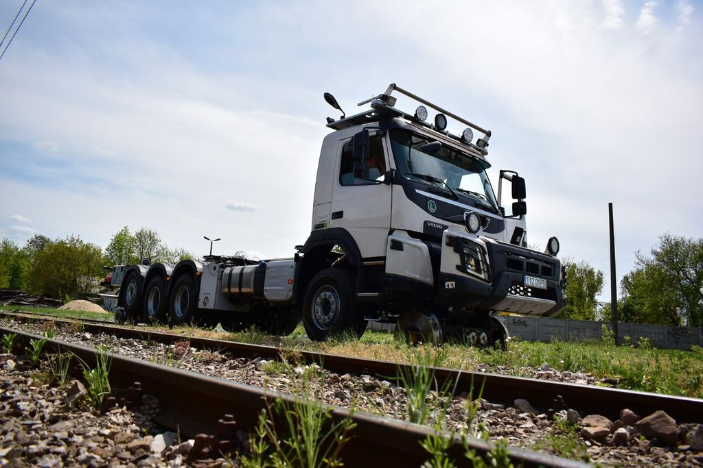 Контейнеровоз/ Сменна каросерия камион, Камион с кран Volvo NEW FMX 8x4 RAIL ROAD SCHIENEN TWO WAY: снимка 17 Контейнеровоз/ Сменна каросерия камион, Камион с кран Volvo NEW FMX 8x4 RAIL ROAD SCHIENEN TWO WAY: снимка 17