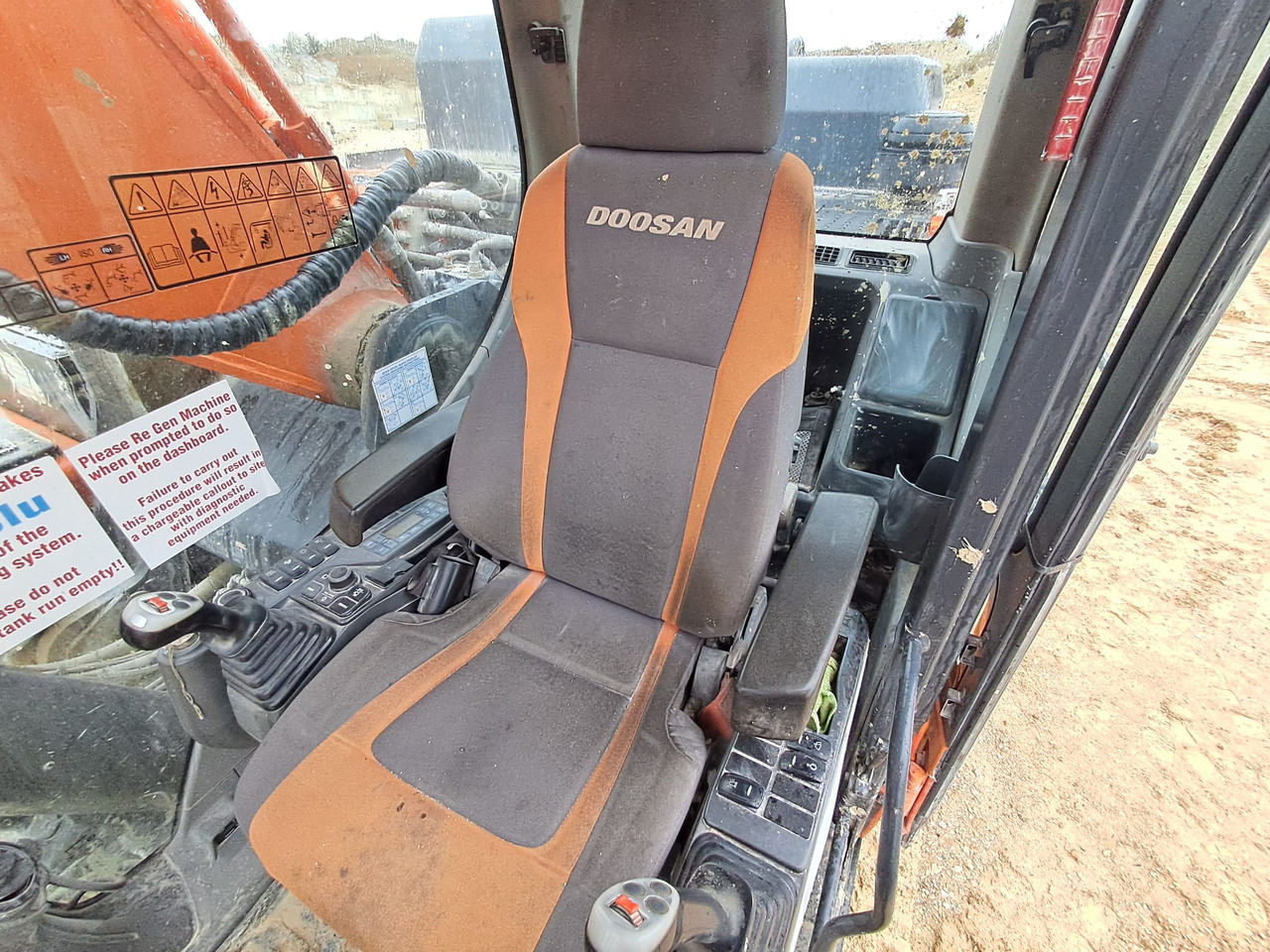 Верижен багер DOOSAN DX 420 LC: снимка 12