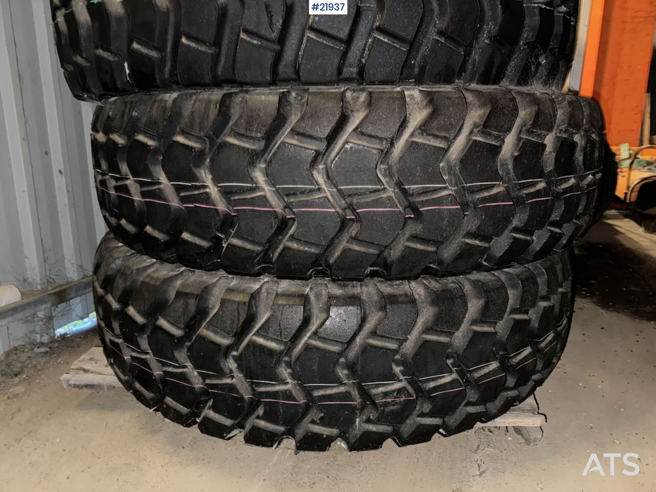 4 stk dekk til hjullaster eller veghøvel - Гума за Строителна техника: снимка 1 4 stk dekk til hjullaster eller veghøvel - Гума за Строителна техника: снимка 1