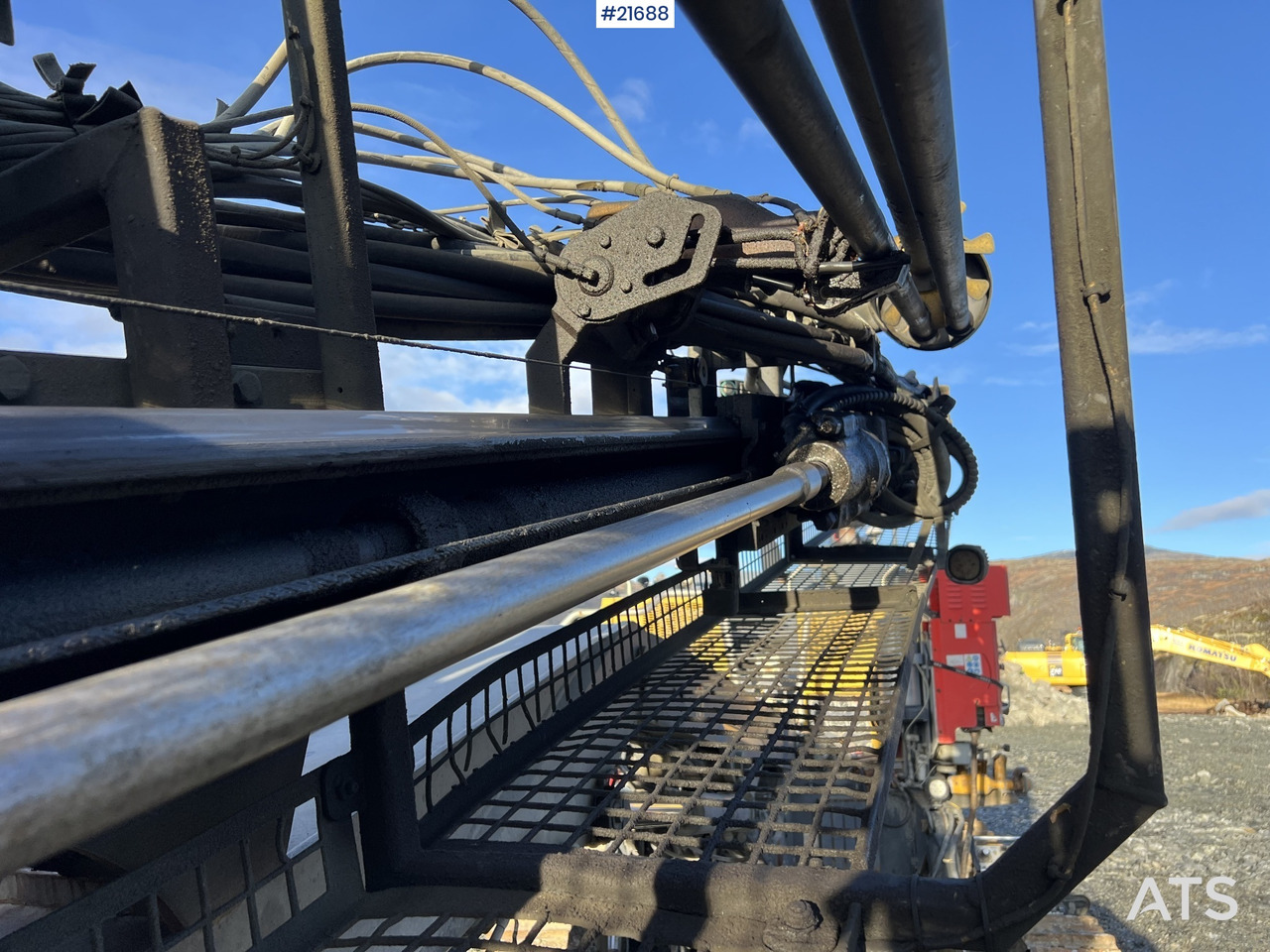 Пробивна машина Atlas Copco T35R-01 Borerigg m/ cop 2540 hammer, sliper og Leica gps: снимка 25 Пробивна машина Atlas Copco T35R-01 Borerigg m/ cop 2540 hammer, sliper og Leica gps: снимка 25