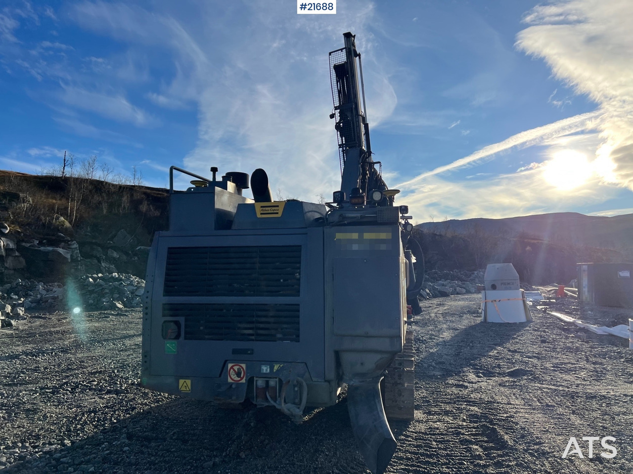 Пробивна машина Atlas Copco T35R-01 Borerigg m/ cop 2540 hammer, sliper og Leica gps: снимка 10 Пробивна машина Atlas Copco T35R-01 Borerigg m/ cop 2540 hammer, sliper og Leica gps: снимка 10