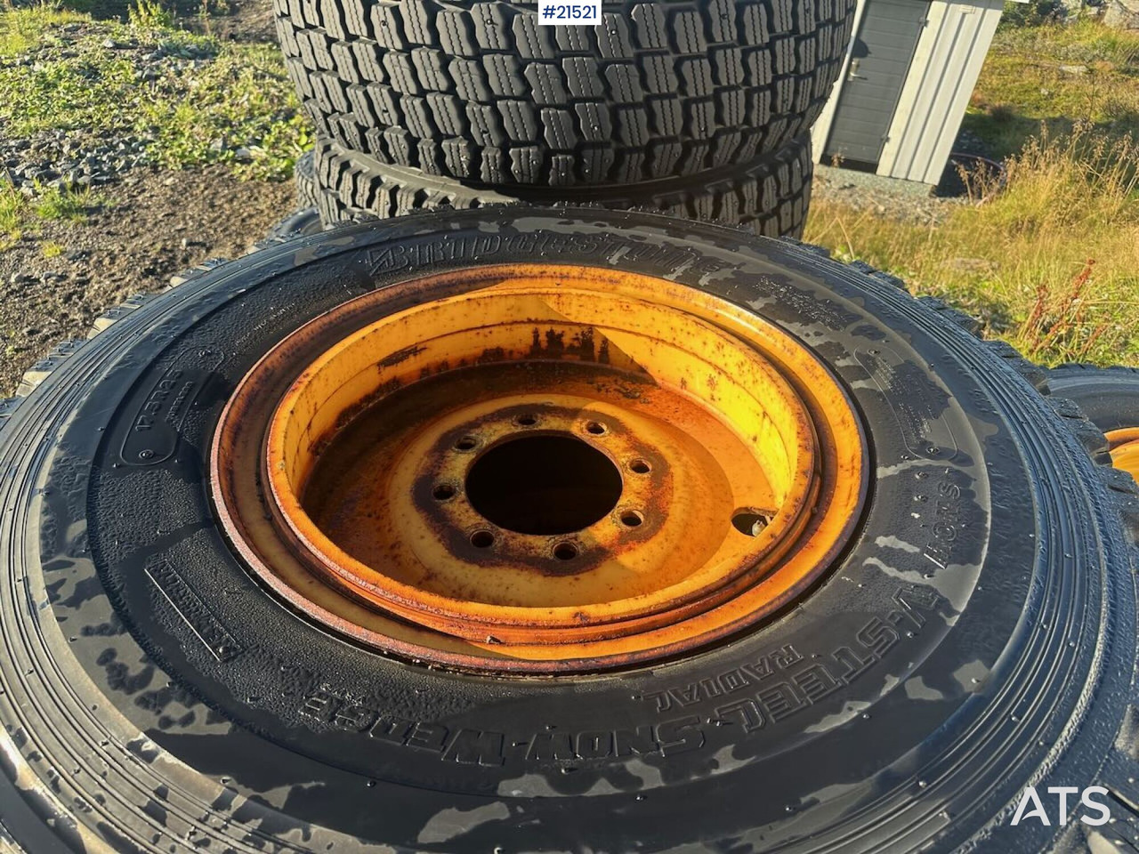 Bridgestone dekk - Гума за Строителна техника: снимка 5 Bridgestone dekk - Гума за Строителна техника: снимка 5