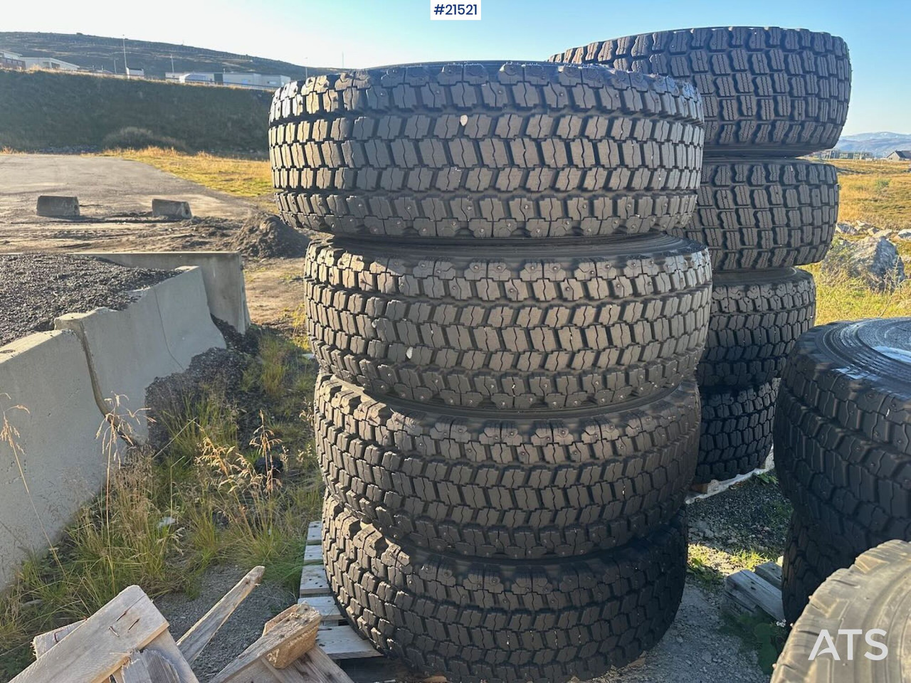 Bridgestone dekk - Гума за Строителна техника: снимка 2 Bridgestone dekk - Гума за Строителна техника: снимка 2