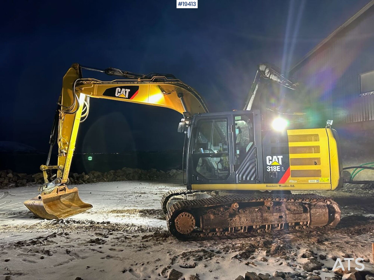 CAT 318EL crawler excavator w/ Cleaning bucket, tooth bucket and rototilt. WATCH VIDEO. - Багер: снимка 2 CAT 318EL crawler excavator w/ Cleaning bucket, tooth bucket and rototilt. WATCH VIDEO. - Багер: снимка 2