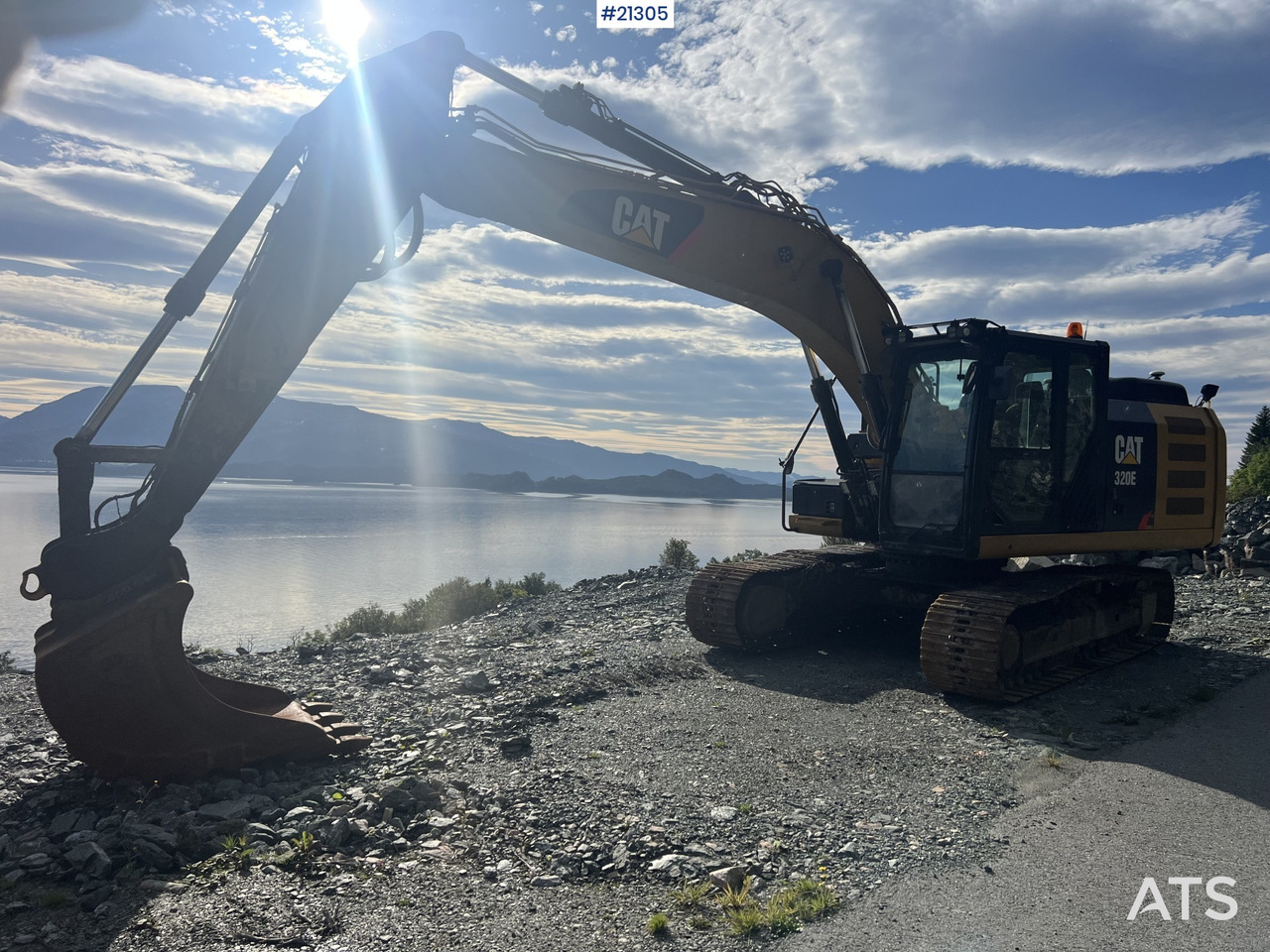 CAT 320 EL - Верижен багер: снимка 2 CAT 320 EL - Верижен багер: снимка 2