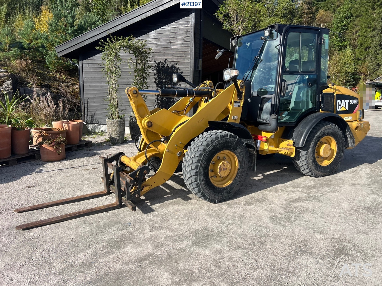 CAT 906H2 - Колесен товарач: снимка 1 CAT 906H2 - Колесен товарач: снимка 1