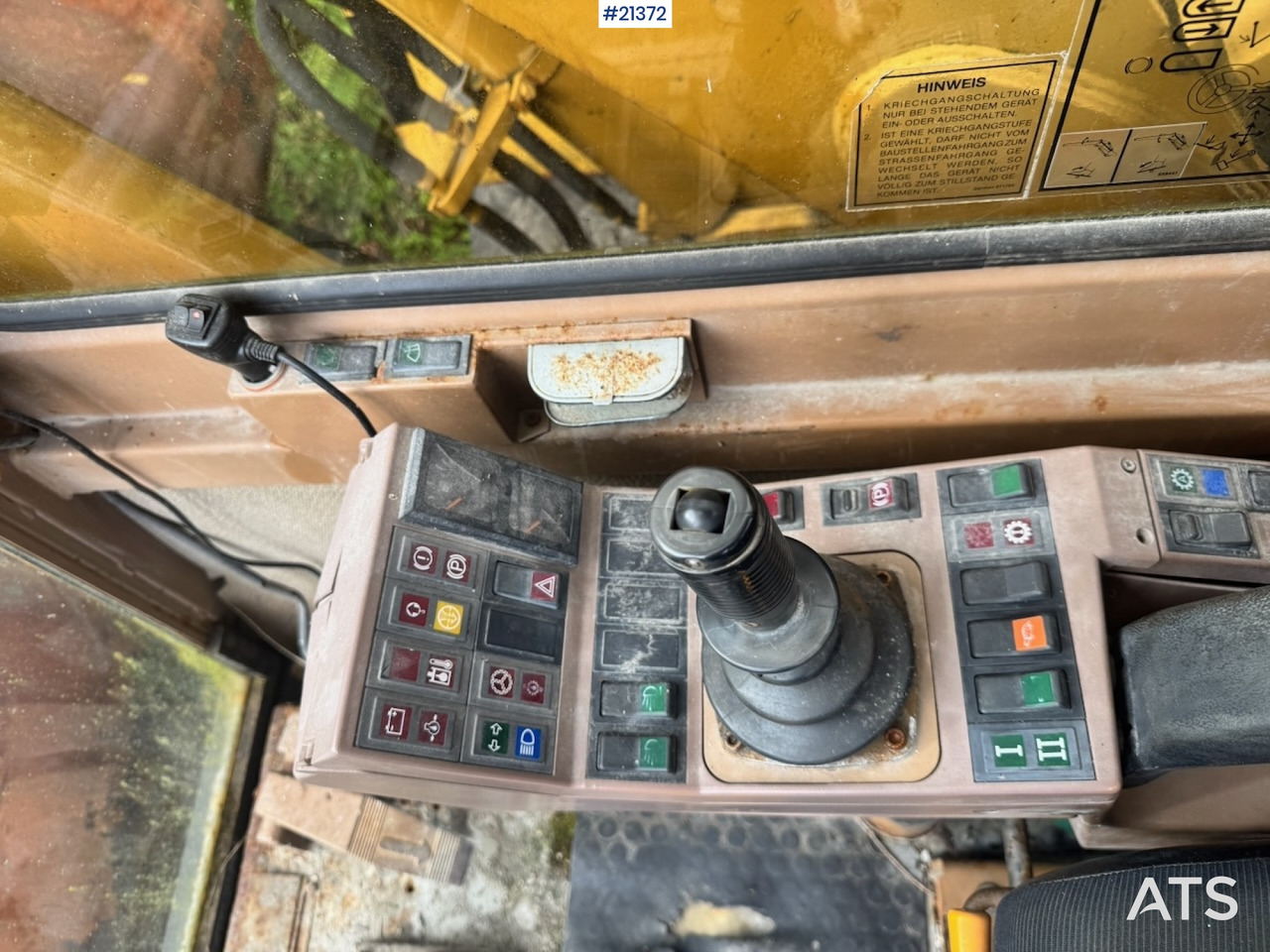 Колесен багер Caterpillar 212B: снимка 29