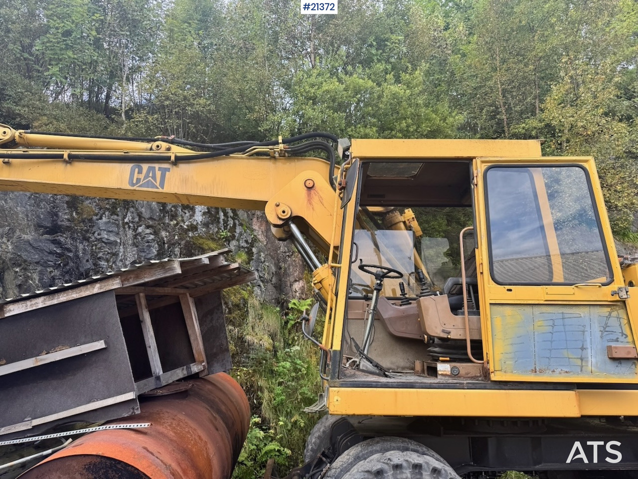 Колесен багер Caterpillar 212B: снимка 20